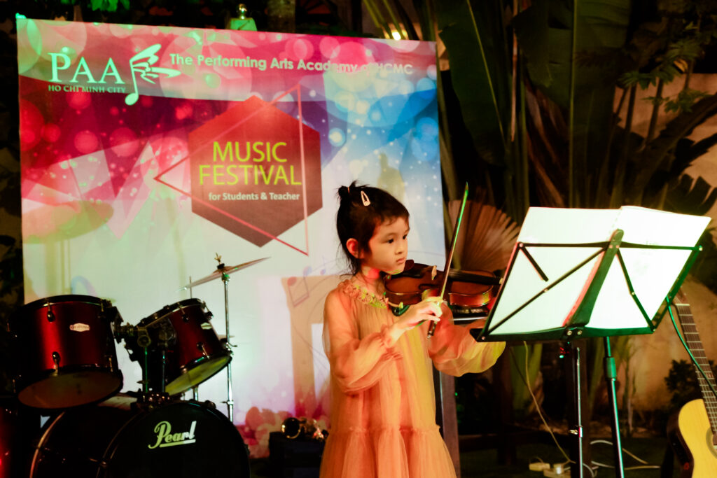 violin class, learn violin for children in An Khanh Ho Chi Minh City, hoc violin o An khanh TPHCMC. Hoc violin o thao Dien Quan 2, Lop violin cho trẻ